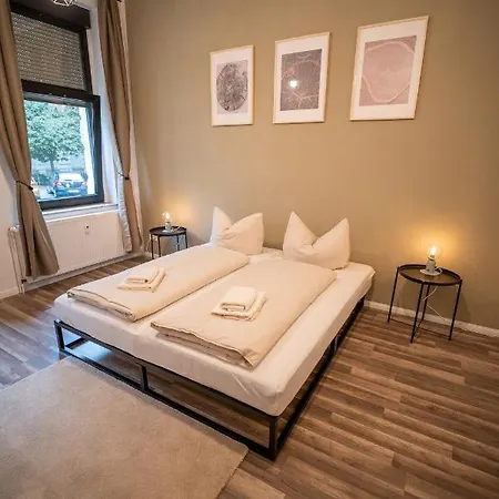Rr - Spacious - - Parking Apartment *