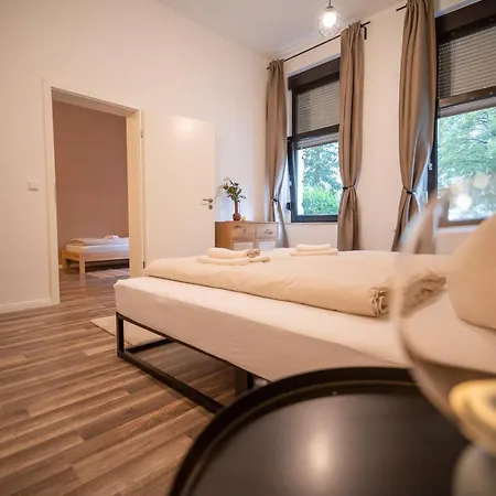 Rr - Spacious Apartments - Parking - Central *