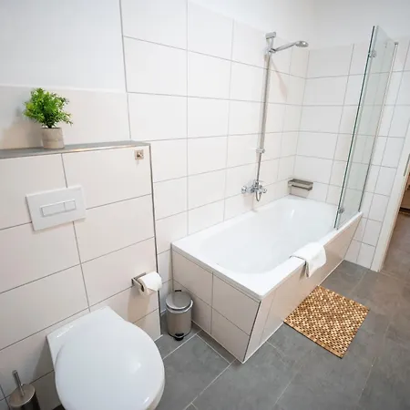 Rr - Spacious Apartments - Parking - Central Lejlighed