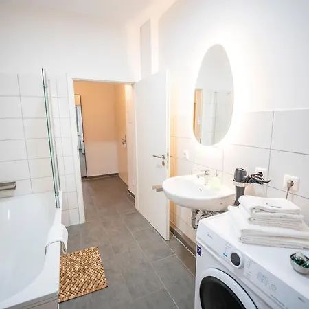 Rr - Spacious Apartments - Parking - Central Magdeburg