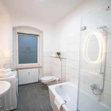 Rr - Spacious Apartments - Parking - Central Lejlighed