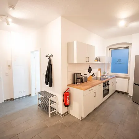 Rr - Spacious - - Parking Apartment