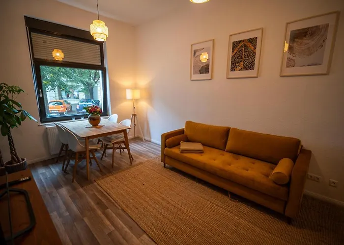 Rr - Spacious - Parking - *