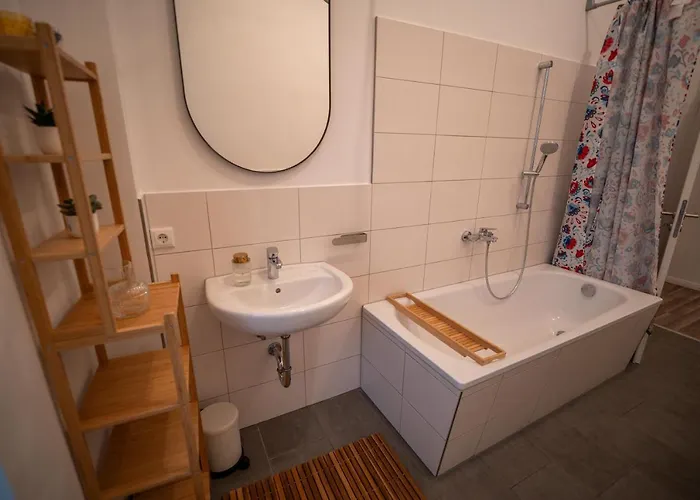 Rr - Spacious - Parking - شقة