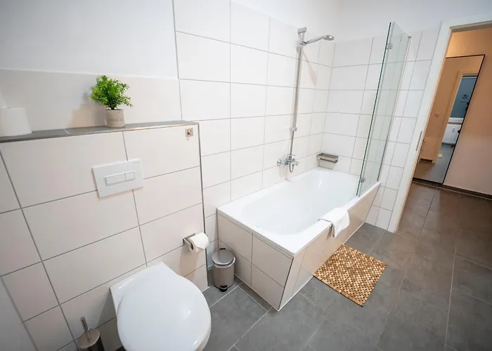 Rr - Spacious - Parking - شقة