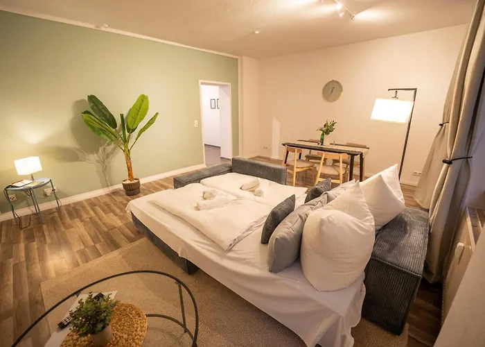 Rr - Spacious - Parking - *