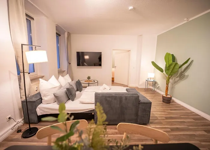 Rr - Spacious - Parking - Apartment *